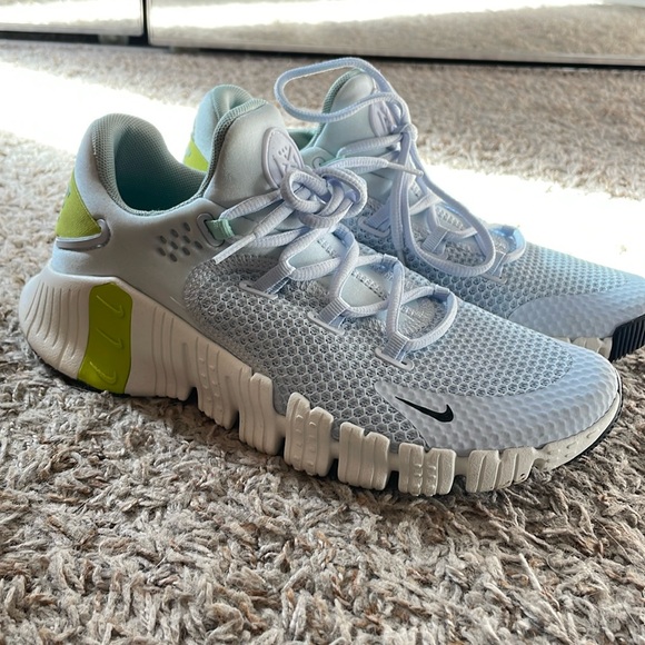 Nike Metcon Training Shoes - Picture 3 of 5